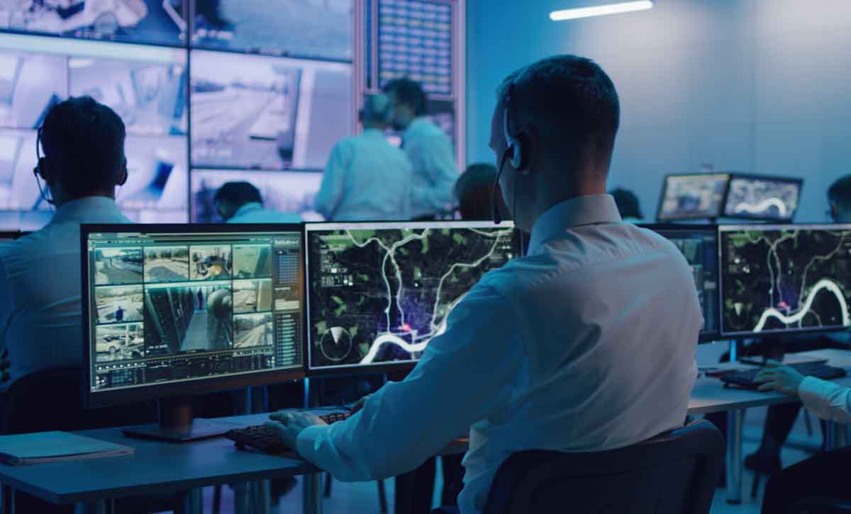 live-monitoring-security-surveillance-team live-monitoring-security-surveillance-team